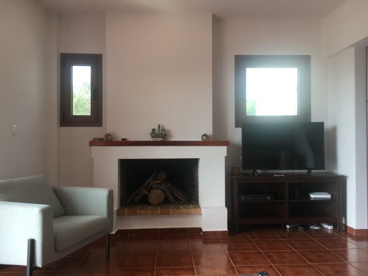 Villa Christina With Private Pool In Saronida, Near Stunning Beaches, Athens Airport & Sounio Екстер'єр фото