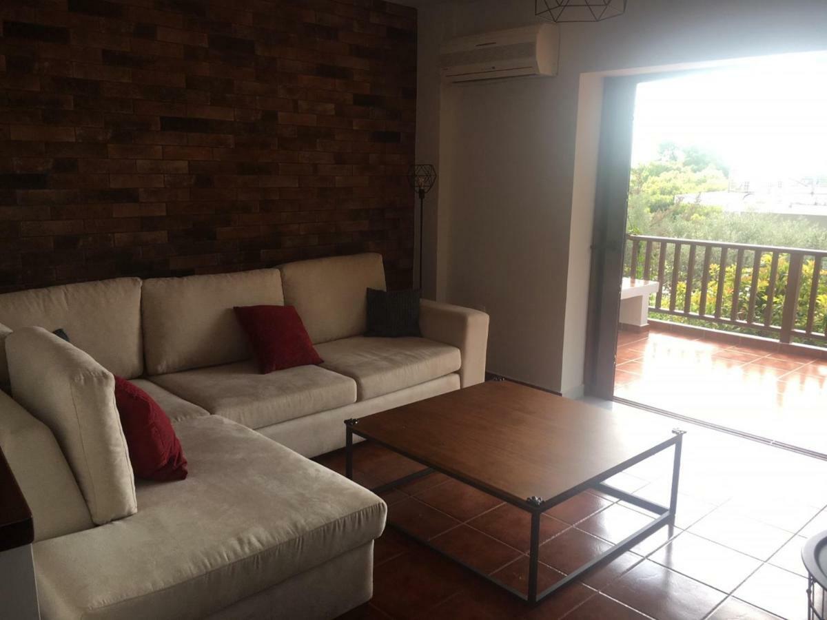 Villa Christina With Private Pool In Saronida, Near Stunning Beaches, Athens Airport & Sounio Екстер'єр фото