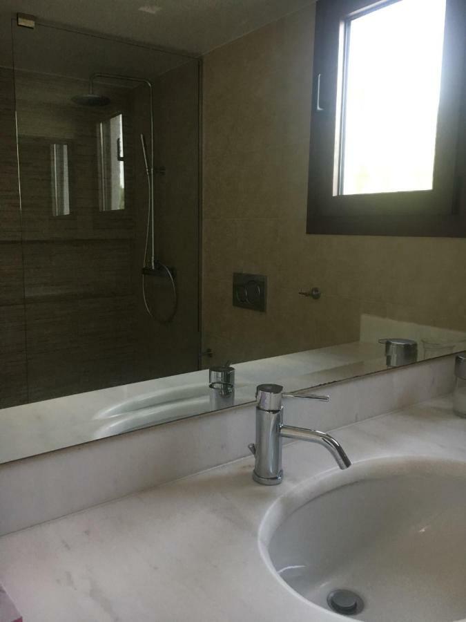 Villa Christina With Private Pool In Saronida, Near Stunning Beaches, Athens Airport & Sounio Екстер'єр фото